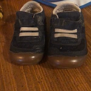 3.5 infant stride rite sneakers
